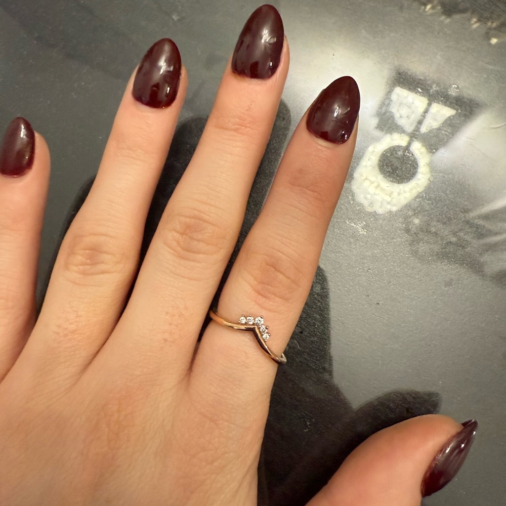 Elegant Gold and Silver Ring with Crystals - Picture 2 of 2